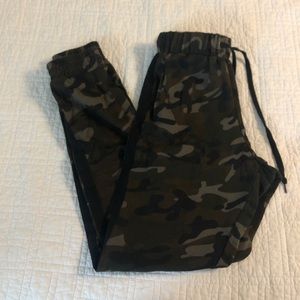 Windsor camo joggers